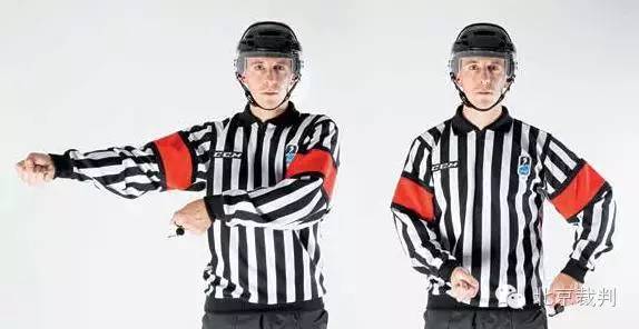 手势裁判,冰球比赛进球裁判手势