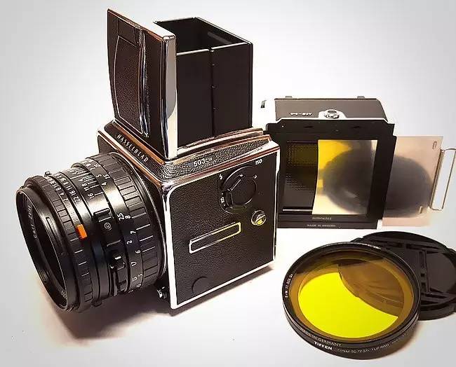 范冰冰龙袍博物馆,范冰冰龙袍被哪个国家收藏了