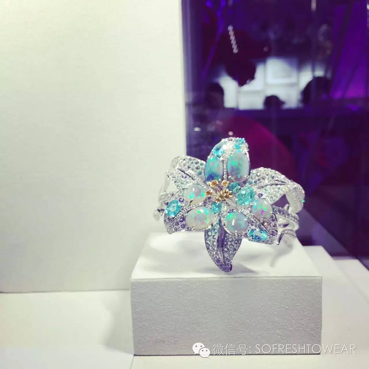 有哪些结婚用的珠宝首饰推荐 (名人们结婚定制的高级定制珠宝)