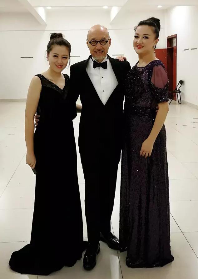 著名女高音歌唱家徐晓英独唱音乐会震撼开唱