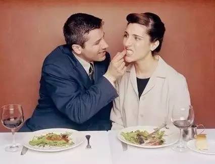 牙齿一直塞牙需要做什么治疗,自己在家怎么检查牙齿塞没塞牙