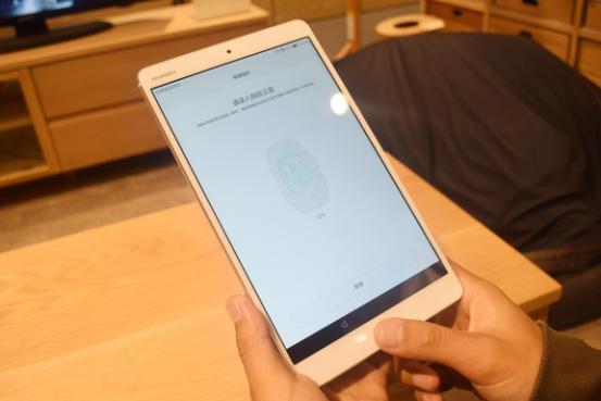 华为平板m3上手视频,华为平板m3开箱视频