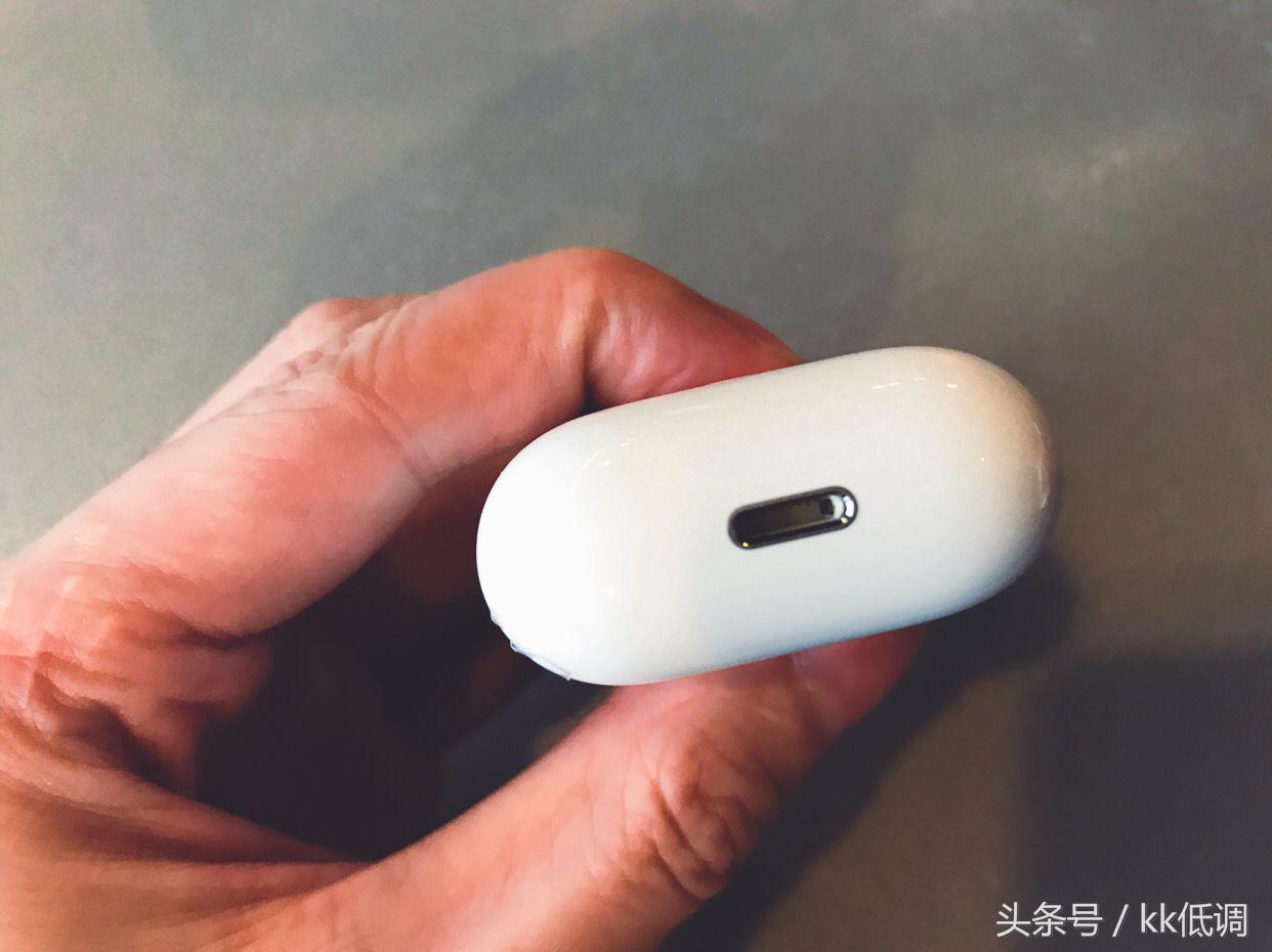 苹果耳机airpods第三代测评,苹果耳机airpodspro一代佩戴体验