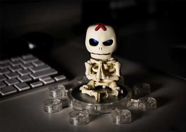 好好地吓人不好吗?干嘛要来抢萌物的饭碗!