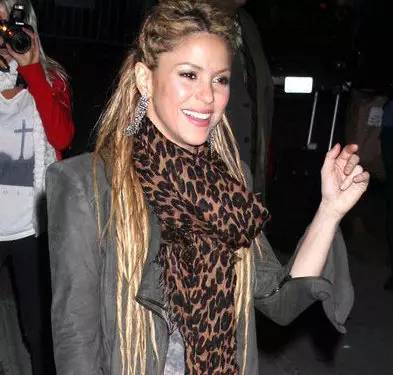 LV围巾霸屏时尚圈多年，是正品还是高仿就看它了！