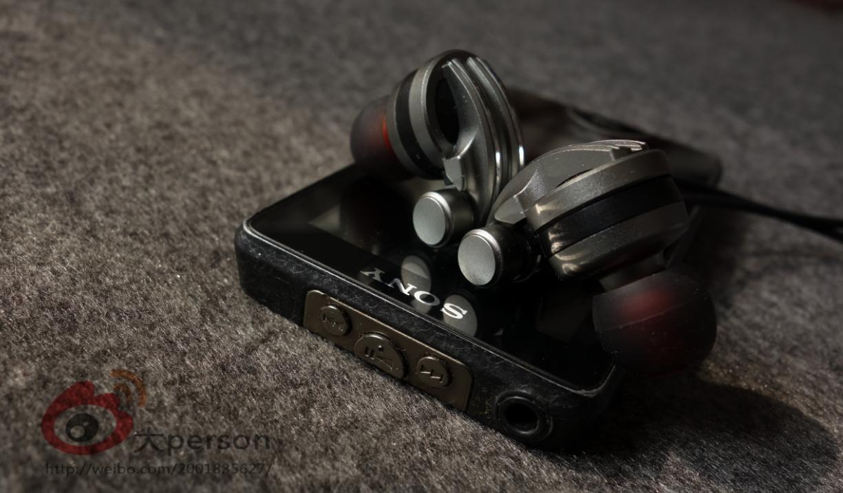 究极梦幻！日本动漫大师的工业设计重装机甲下的幽灵之声