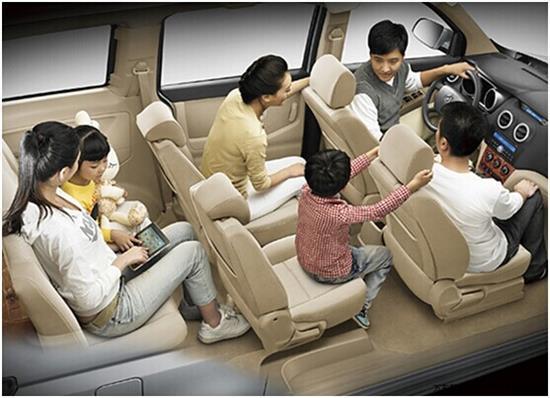 五菱宏光挑战丰田霸道4.0,五菱宏光挑战一切