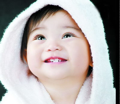 宝宝牙齿小黑点图片,牙齿表面出现的小黑点是什么东西