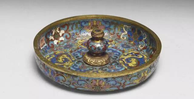 大牌香水浓香与淡香差距,大牌香水闻起来很贵