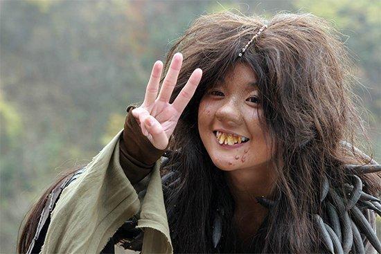 有哪些很丑的女明星却很有魅力,明明很丑但是却有人夸漂亮的明星