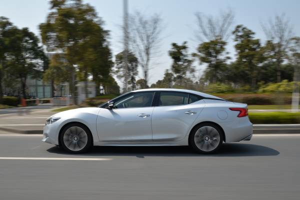 东风日产西玛豪华版价格,伪运动车型