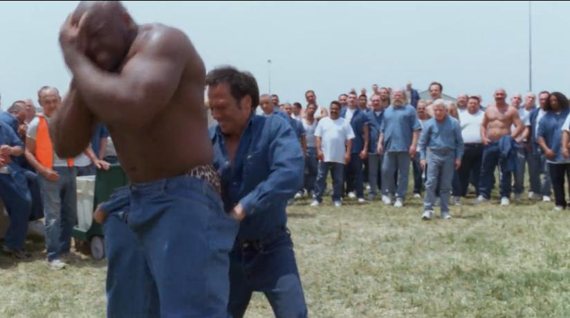 黑人想“捡肥皂”却被男主暴揍！这部美国监狱喜剧，搞笑100分！