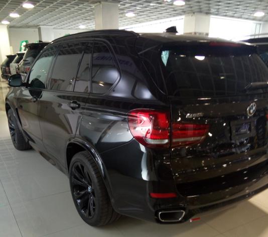 宝马新x5发动机,bmwx5m50i