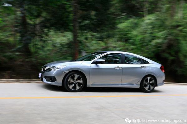 第十代思域第一批车主,恭喜儿子喜提新车十代思域