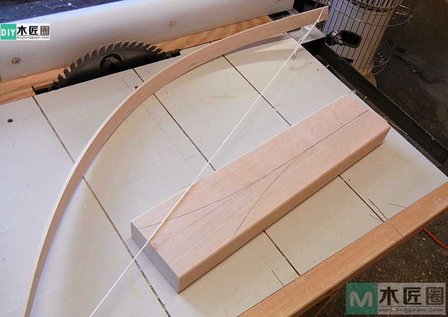 如何diy花瓶,怎样用塑料瓶做插花的花瓶