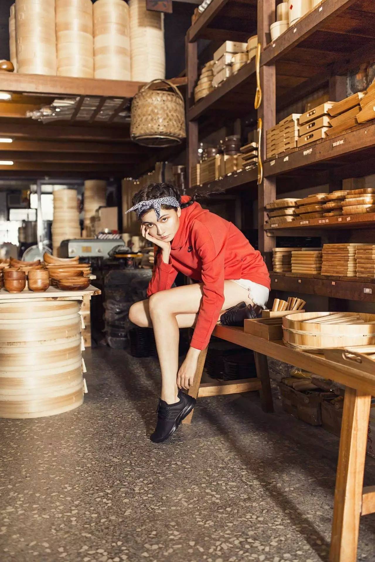 台妹演绎NikeSportswearTechPack型录