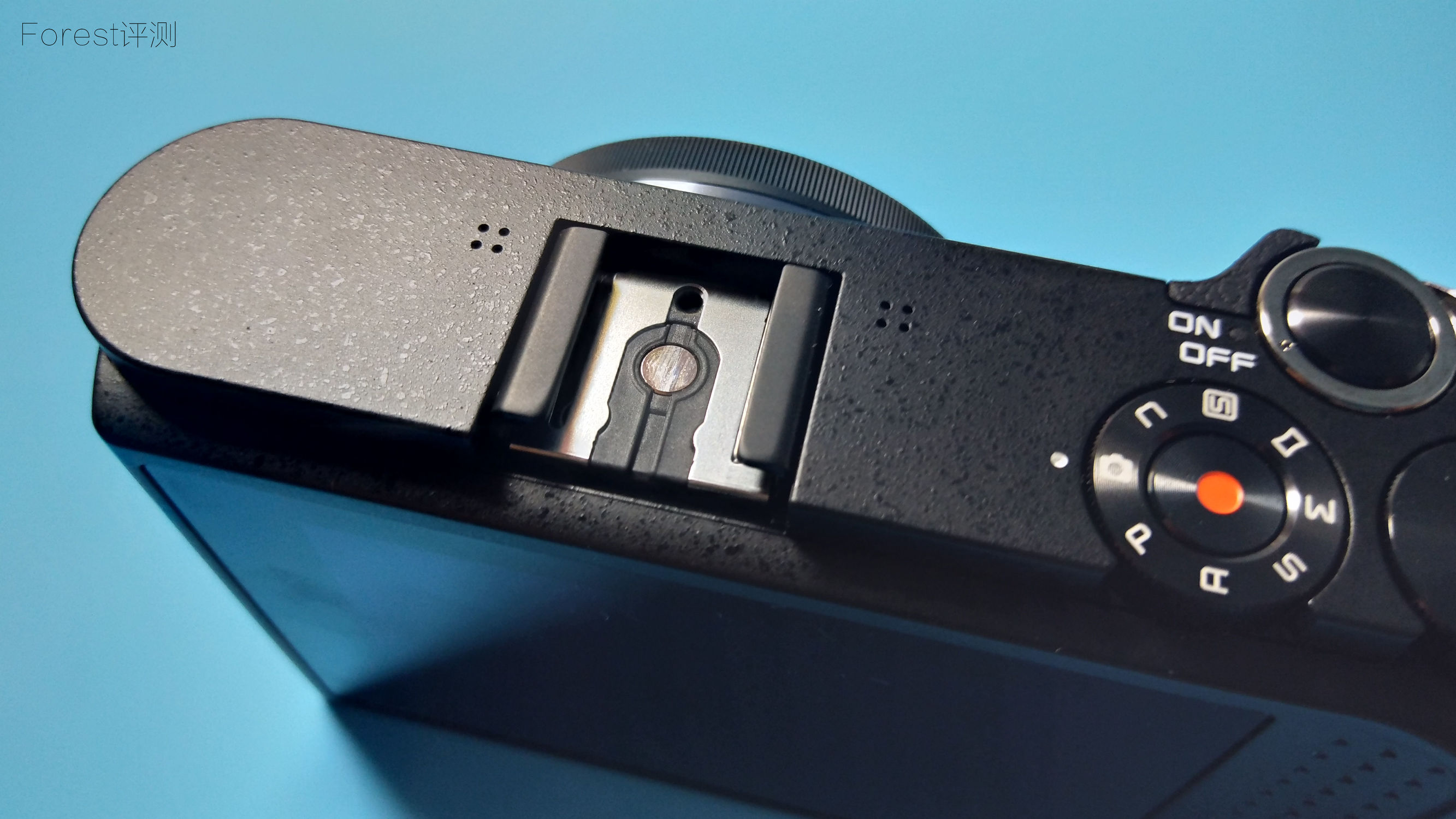 4k运动相机和小蚁微单哪个好,小蚁微单12-40镜头一般是拍什么