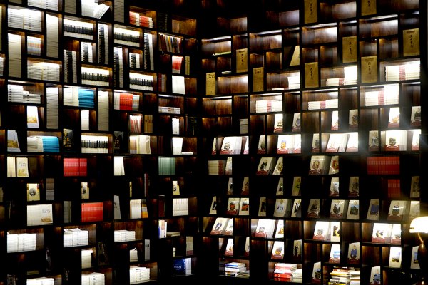 武汉依然繁华,武汉三个烟火气和浪漫的城市