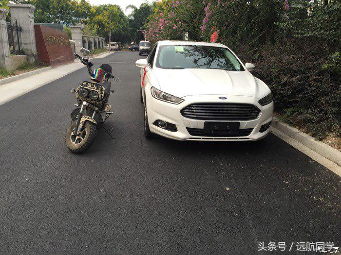 90后大学毕业生艰苦创业,喜提蒙迪欧1.5T时尚型