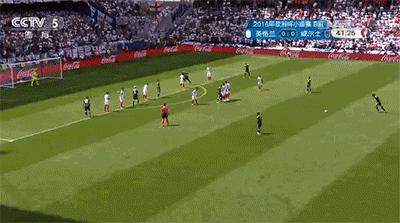 贝尔电梯球怎么踢,贝尔会踢电梯球吗