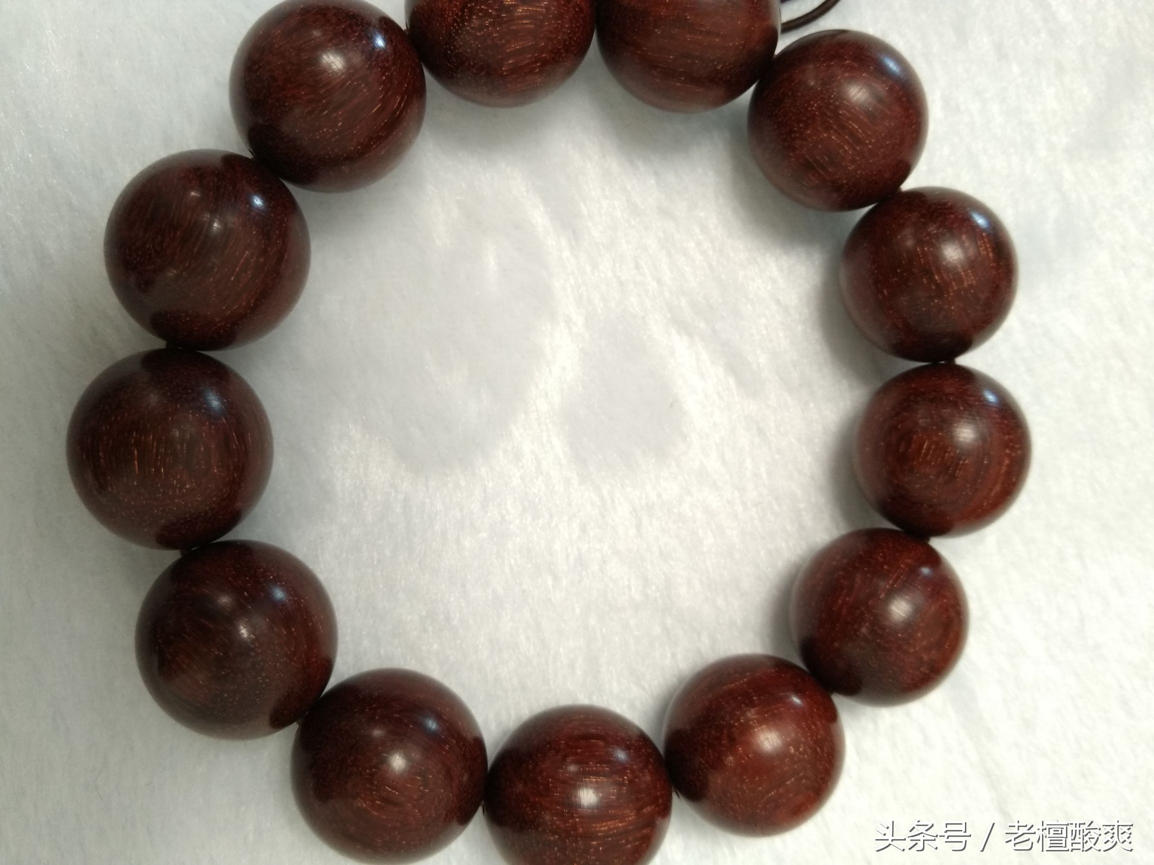 小叶紫檀手串2016年走向,小叶紫檀手串如何选择才不会吃亏