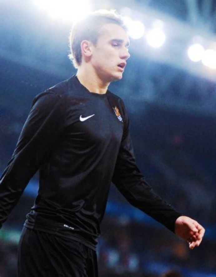 细数足坛十大美男子,2010足坛十大帅哥