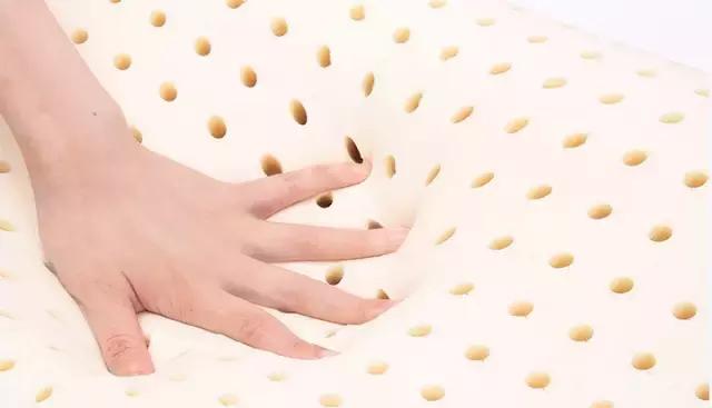 什么牌子的乳胶枕头睡觉舒服,两个枕头怎么放睡觉舒服