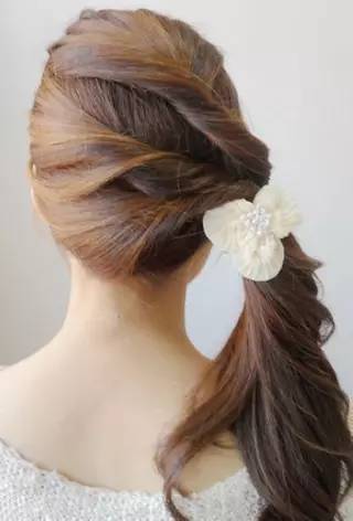 清新淑女半扎编发中分,时尚编发扎法简单又好看