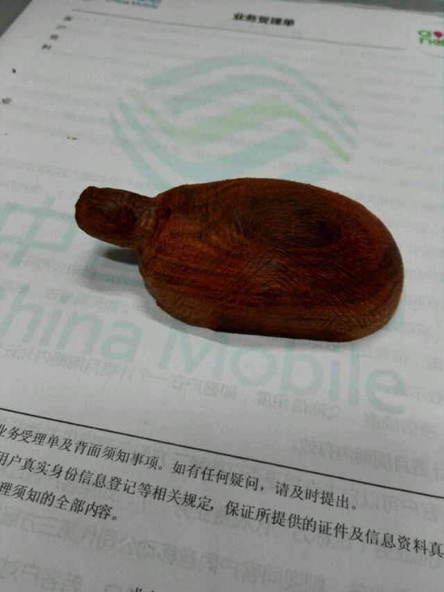 从朋友那抢了块料子，心情不好雕个乌龟王八蛋！