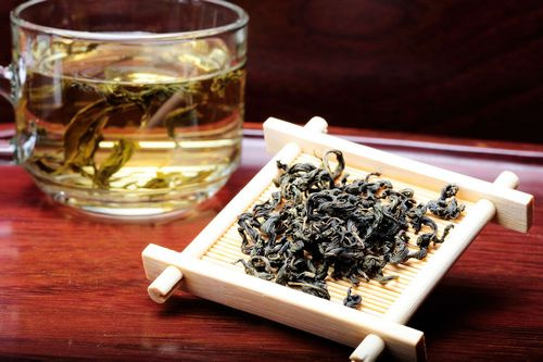 早上起来喝茶会不会伤胃,喝完啤酒喝茶水会伤胃吗