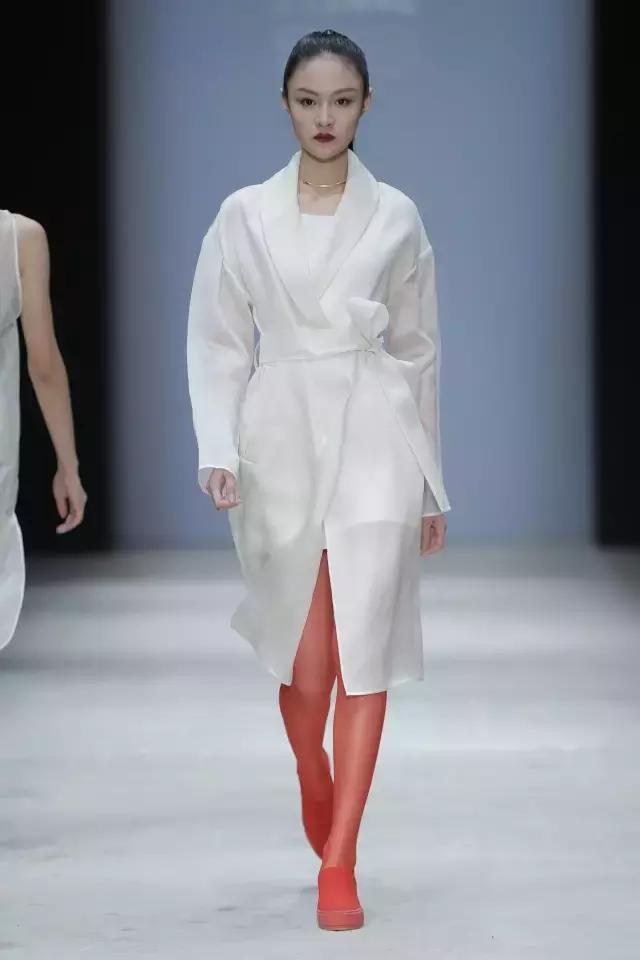 杨幂同款回力2022橙色板鞋,回力鞋子45元