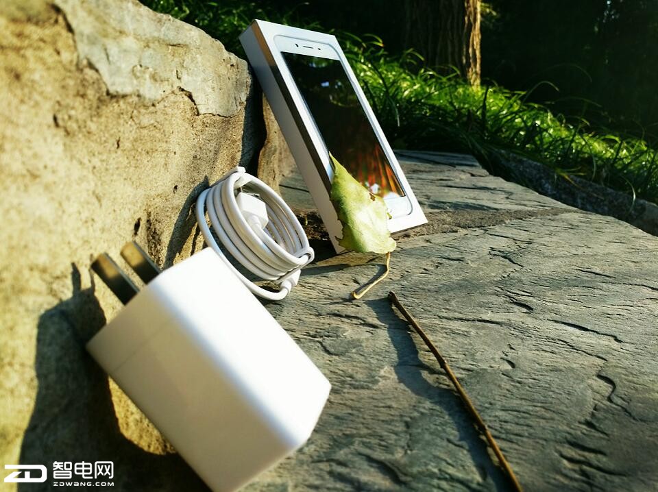 oppor9s柔光摄像头价格,oppor9s清新绿开箱视频