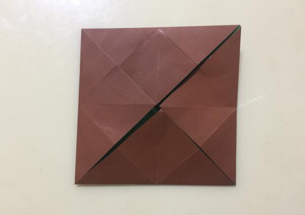 怎样折蝴蝶结放到爱心盒子上面,蝴蝶结盒子折纸教程