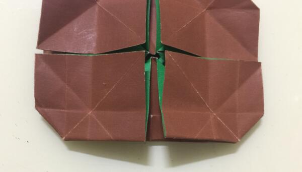 怎样折蝴蝶结放到爱心盒子上面,蝴蝶结盒子折纸教程