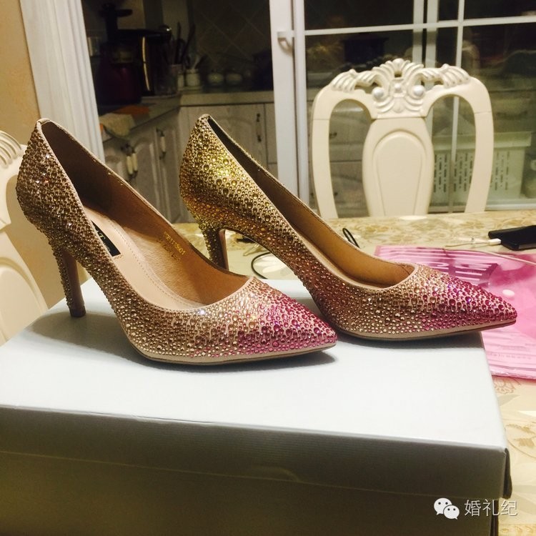 jimmychoo缎面婚鞋,jimmychoo婚鞋好穿吗