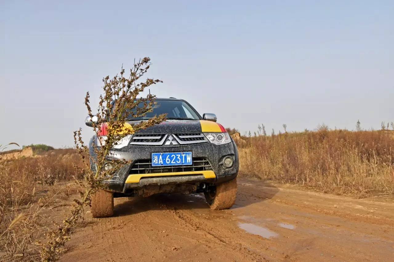 三菱帕杰罗劲畅at35特别版,沉浸式体验帕杰罗劲畅尊贵