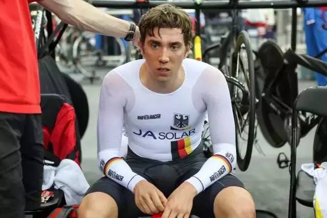 香港场地世界杯拾遗DIAO炸天连体骑行服巡礼