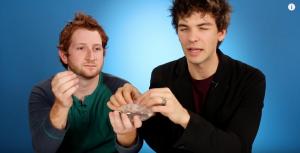 隆过的胸和正常的胸有什么区别,隆过的胸是不是很硬