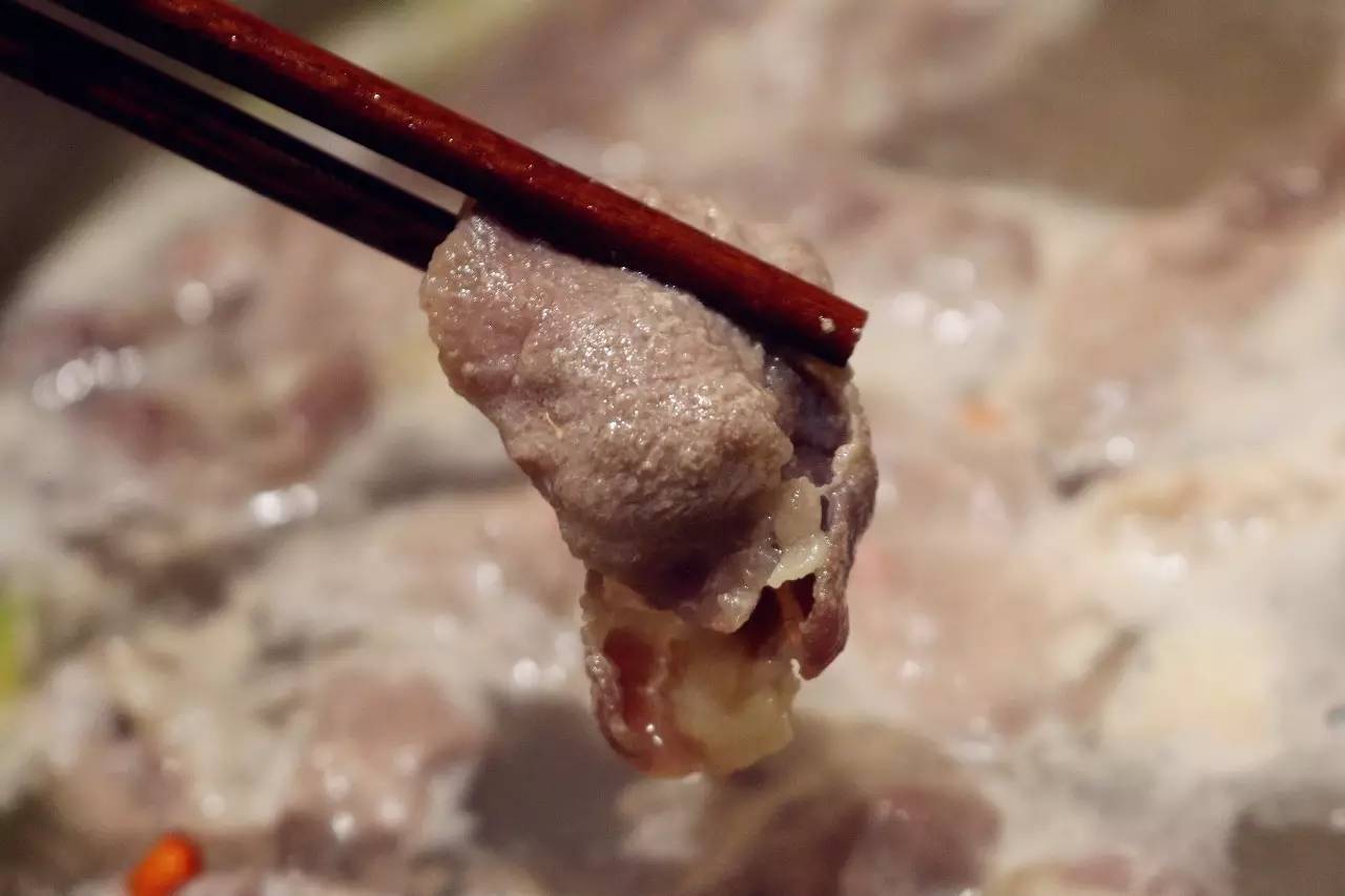 男朋友的怀抱也暖不过冬日里的这家驴肉火锅！