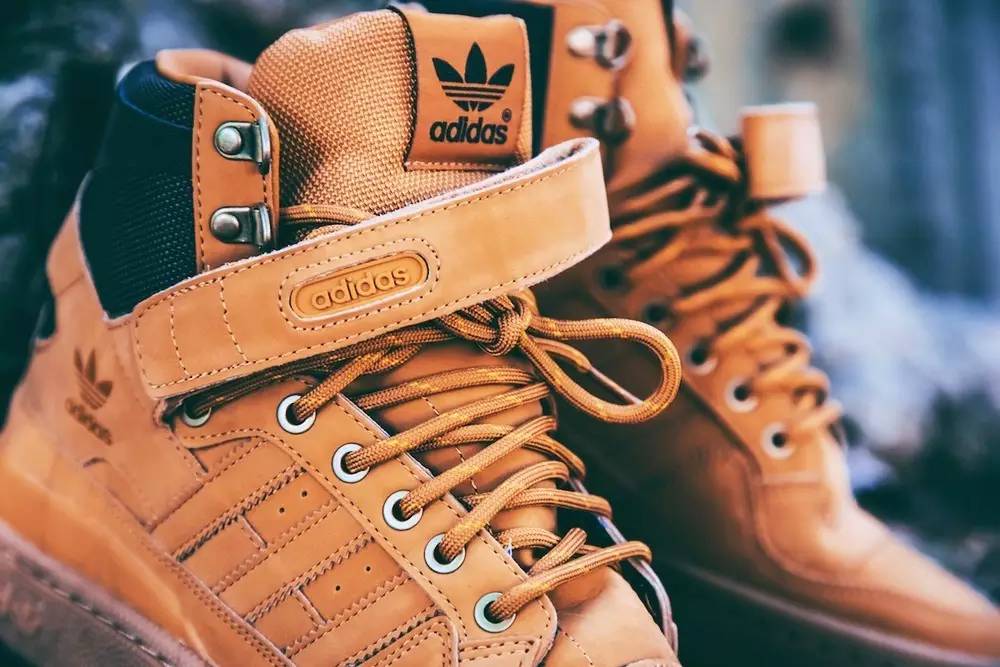 还在穿小白鞋吗,还在穿冬天的鞋子