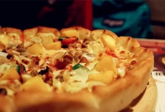 新白鹿、绿茶3折,炉鱼、乐伯部队锅半价,哈根达斯买一送一西湖边上的老牌商场,要用6天承包你的胃!