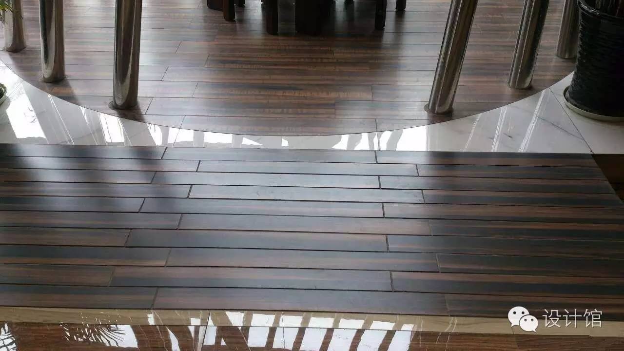 一边铺瓷砖一边铺地膜,一边贴砖一边填缝吗