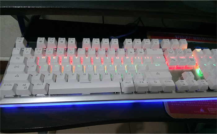 瀹滃崥鏈烘閿洏k727鐏晥,瀹滃崥k725涓冨僵鎮诞鑳屽厜娓告垙閿洏