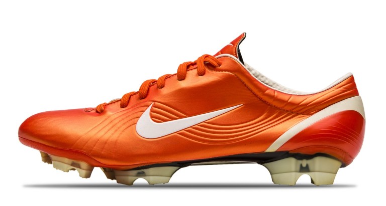 c罗生涯十大经典,c罗职业生涯一共穿过哪些球鞋