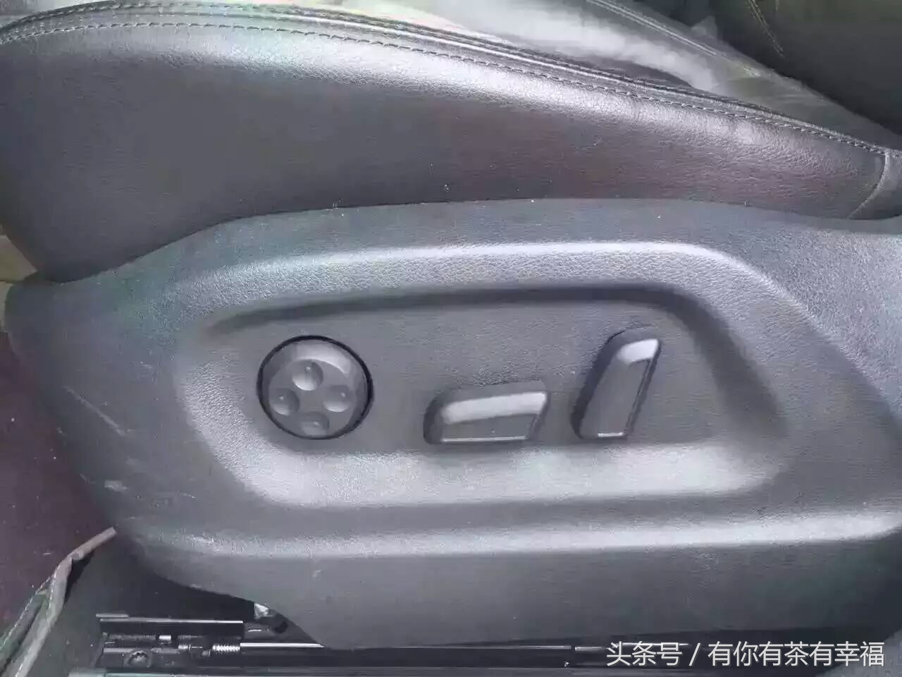 大众途观2014款1.8t豪华版2驱,2013款大众途观1.8tsi四驱菁英版