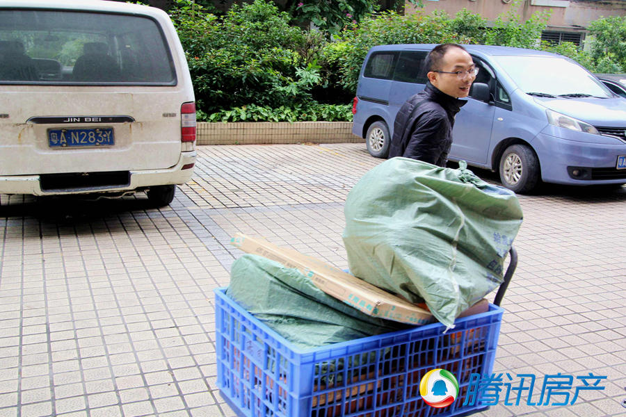 广州快递员真实收入,快递员自曝收入