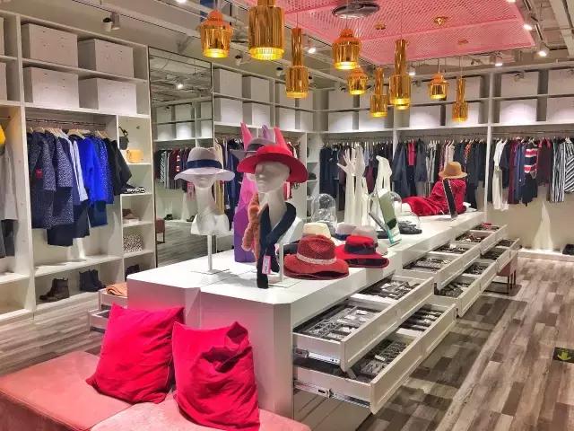 探店喝咖啡,探店逛服装店