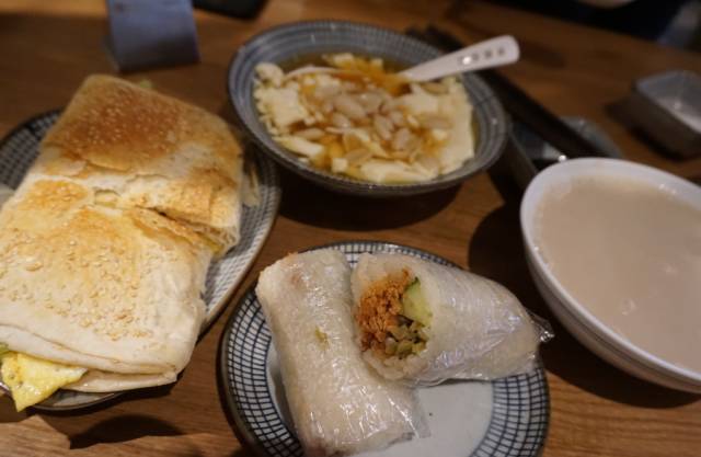 山城辣妹子有什么好吃的,走过山城