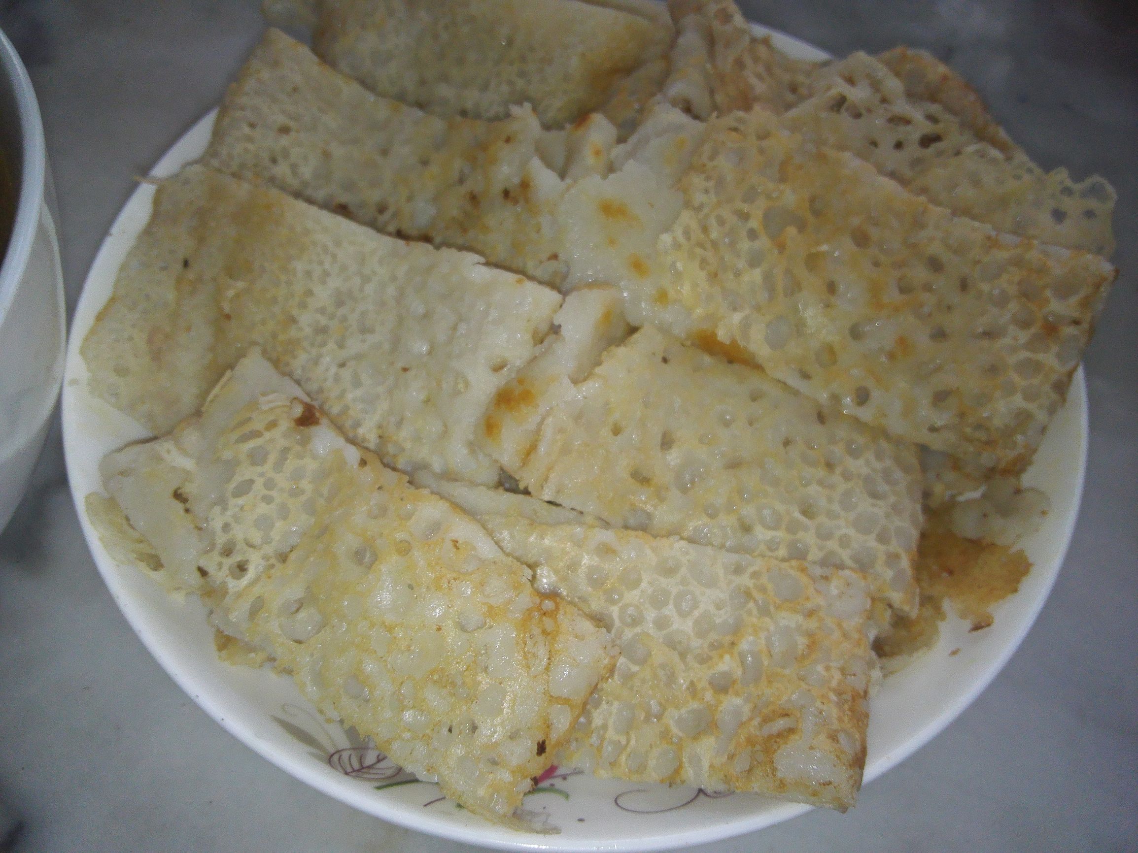 老家炒馍农家小院美食,乡村美食鸡窝烧饼