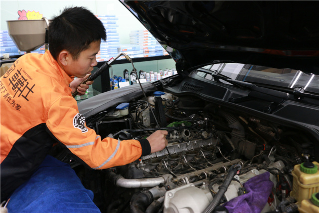 新保时捷卡宴怎么调整举升模式,保时捷卡宴如何重启中控屏